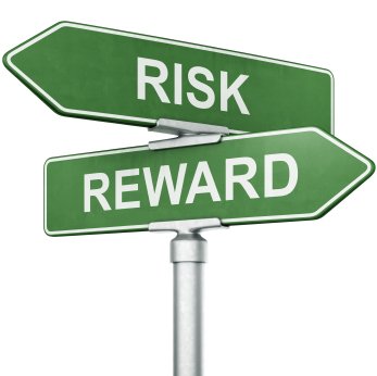 3d rendering of signs with REWARD and RISK pointing in opposite directions